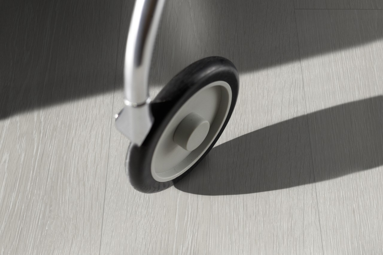 Ламинат Pergo Wide Long Plank Дуб сибирский L0234-03568 2050×240×9,5 фото в интерьере Ламинат Pergo Wide Long Plank Дуб сибирский L0234-03568 2050×240×9,5 фото в интерьере